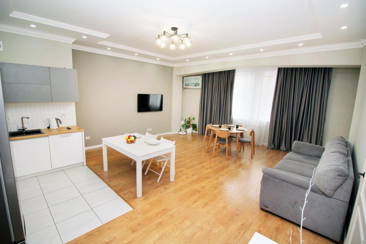 Perfect Spacious Apartment 356 Алматы Экстерьер фото